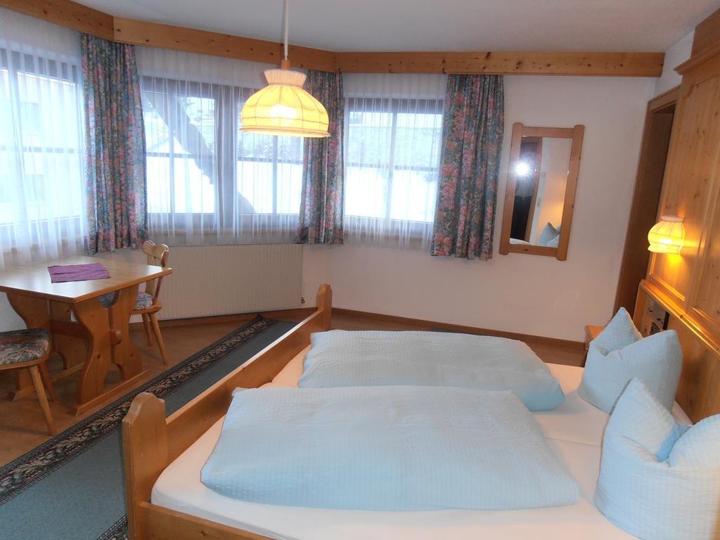 Guest house Haus Dorfplatz Galtuer